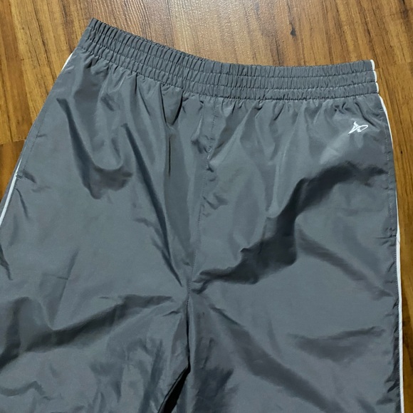 Boy’s Athletec Retro Classic Polyester Track Pants Grey/White Size Large (10/12) - Picture 2 of 9